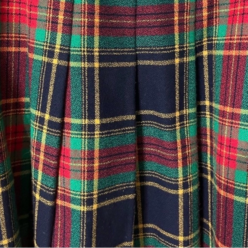 Vintage 80s- Chaus- Pleated Tartan, Plaid A-Line Skirt- fringe - Picture 6 of 8